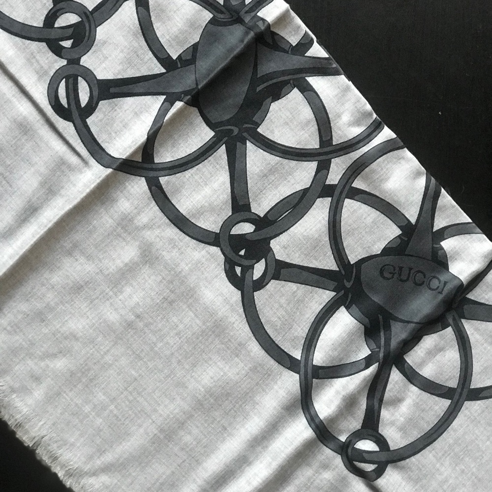GUCCI modal Scarf/wrap - Picture 8 of 12